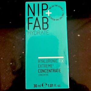 NIP+FAB Hydrate Hyaluronic Fix Extreme Concentrate